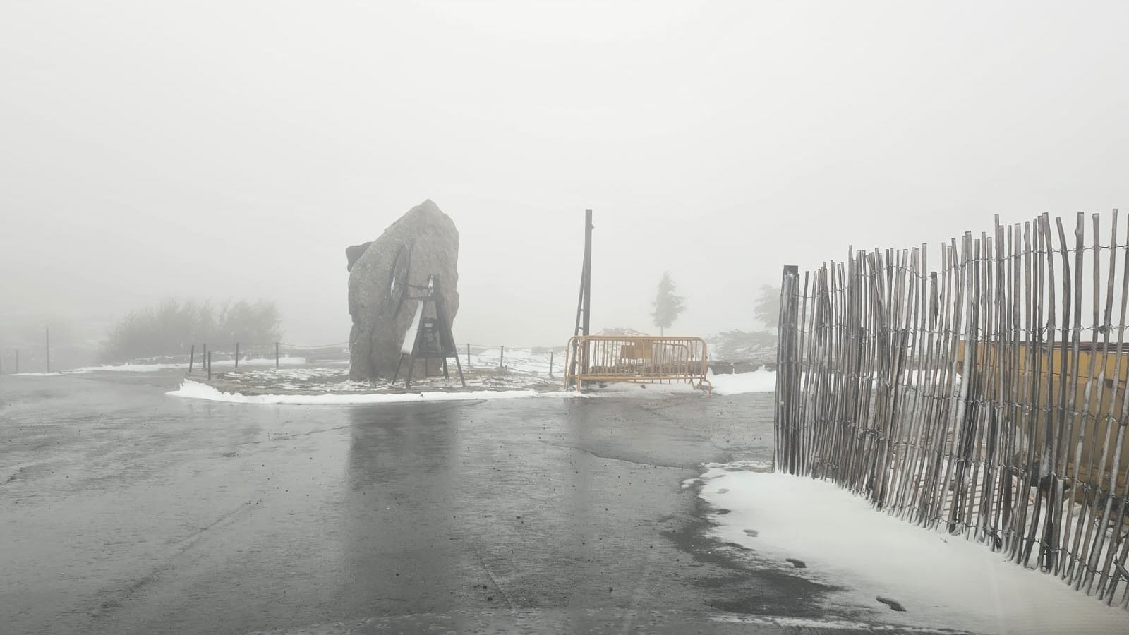 Las primeras nieves se dejan ver en La Covatilla