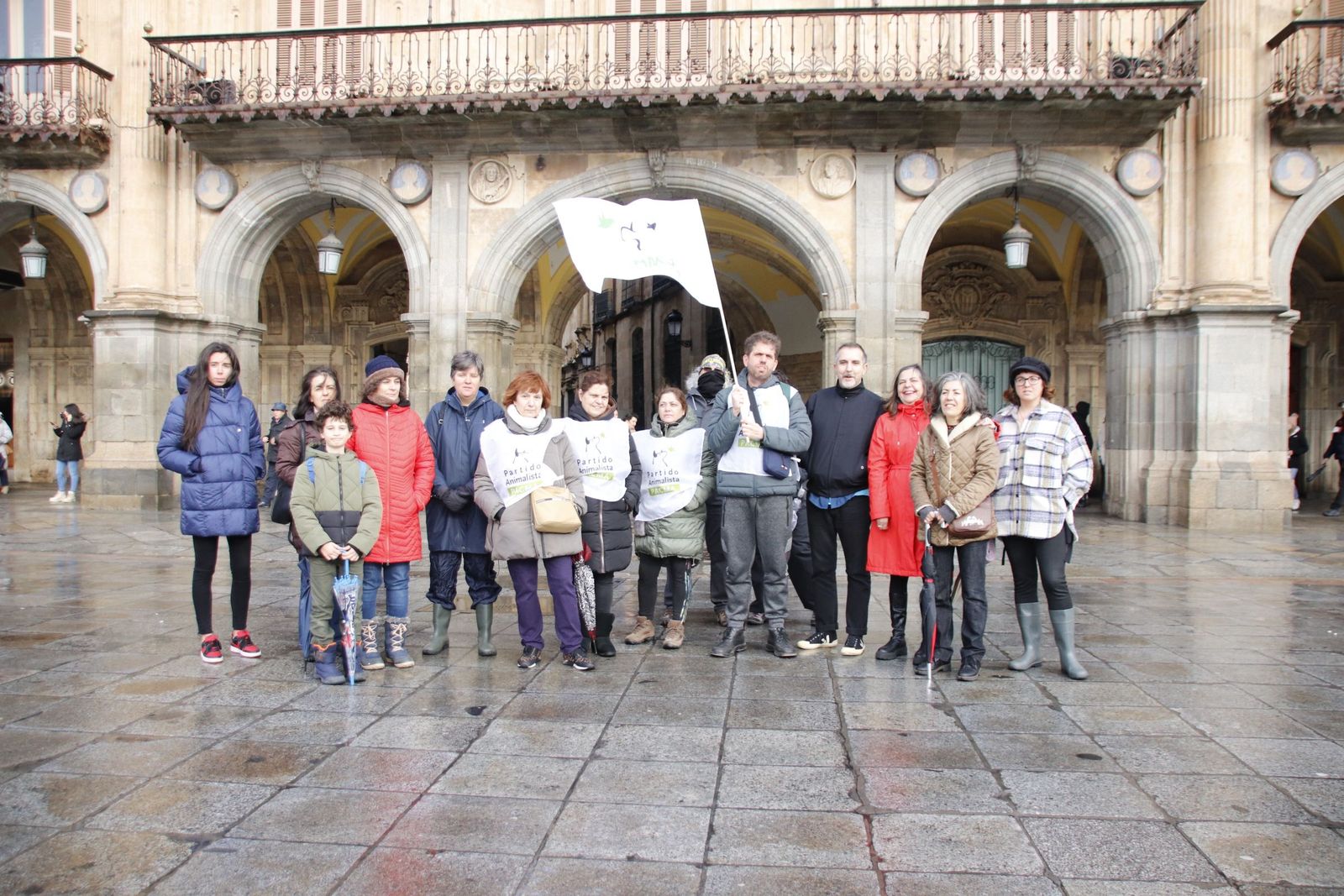 PACMA se manifiesta contra la exclusión de los perros de caza en la ley de bienestar