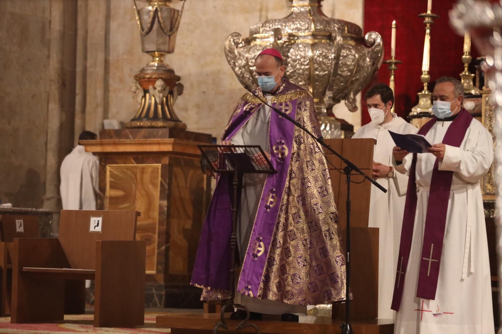 vía crucis en la catedral (2)