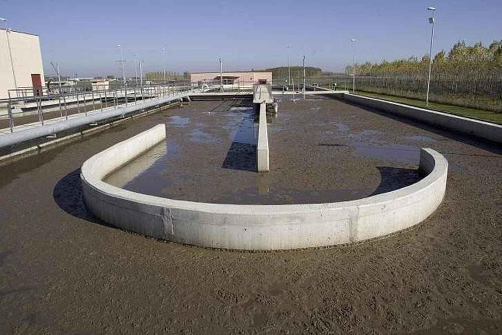 Suárez-Quiñones inaugura las depuradoras de Sotillo y La Adrada