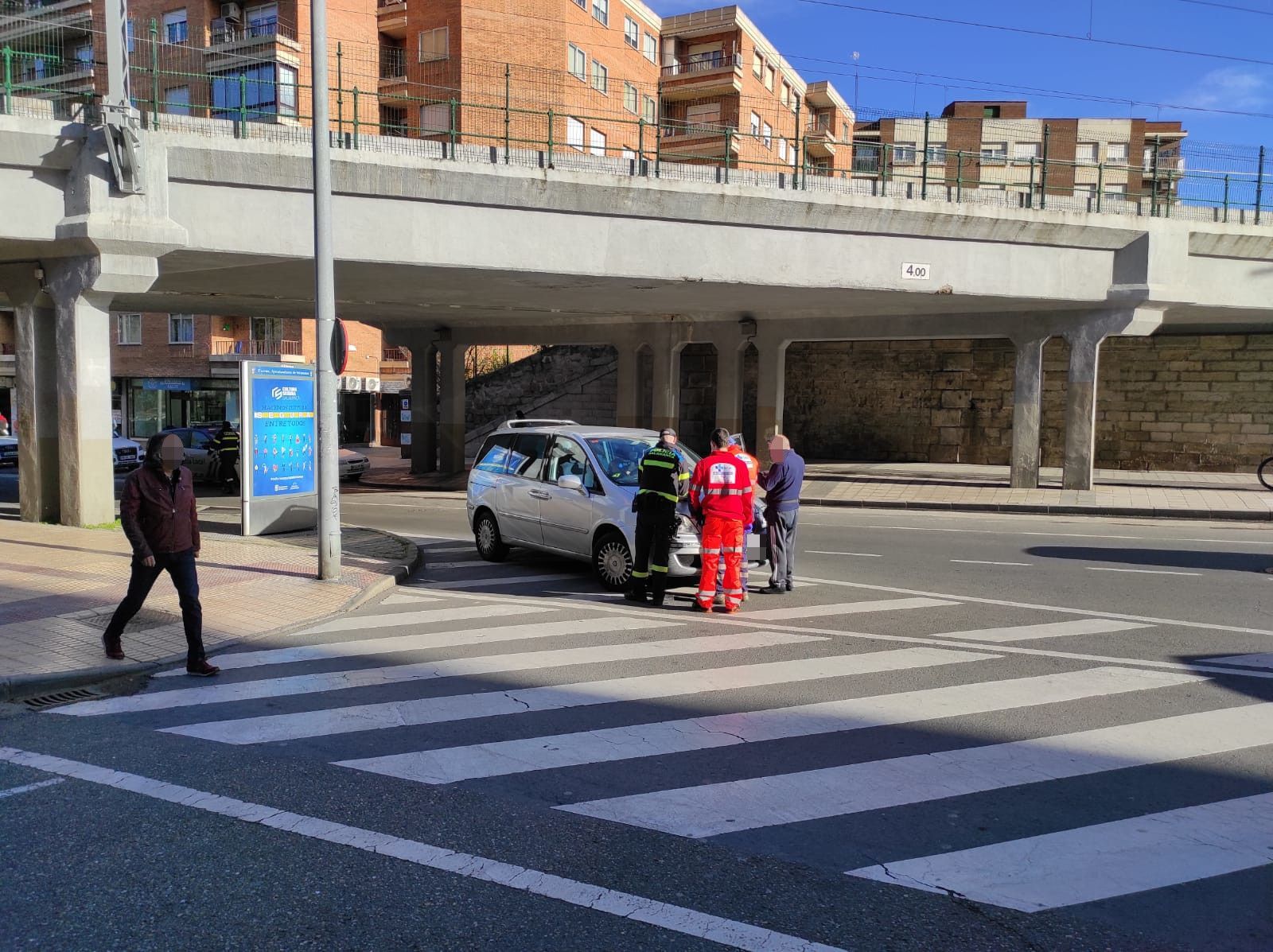 Una mujer herida tras ser atropellada en la avenida de los Comuneros
