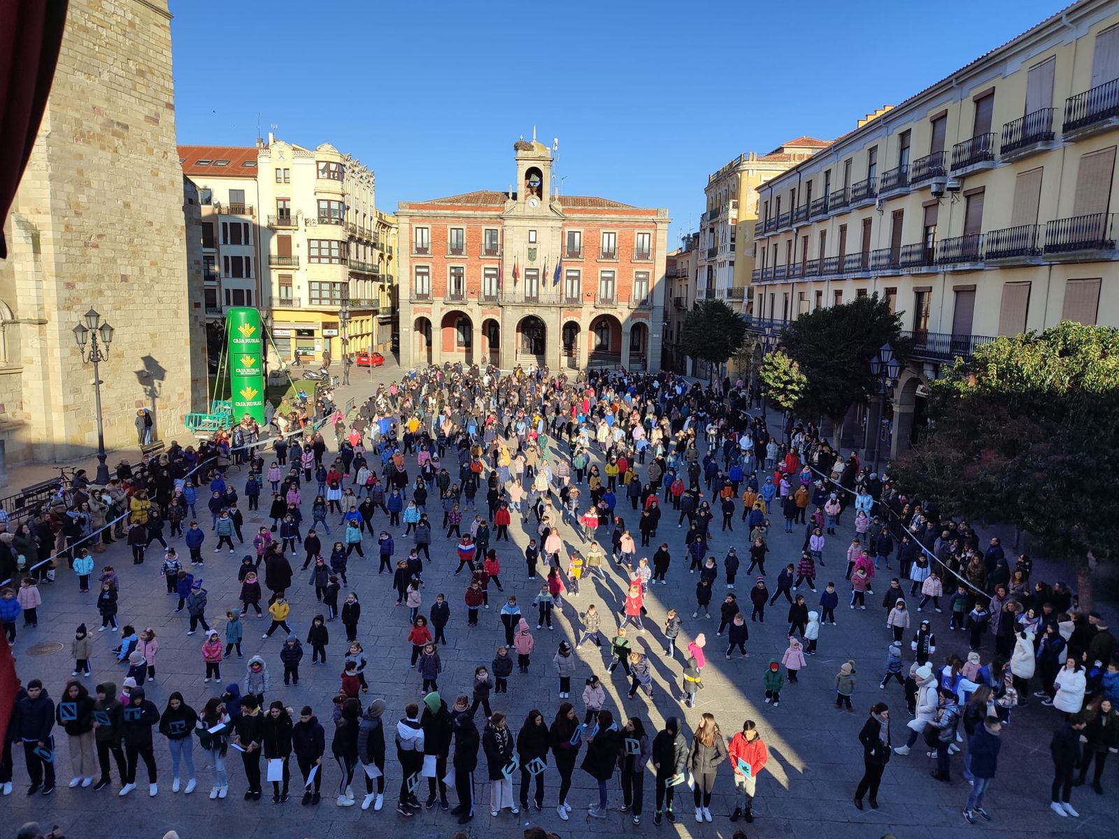 El colegio Medalla Milagrosa baila por la paz (1)