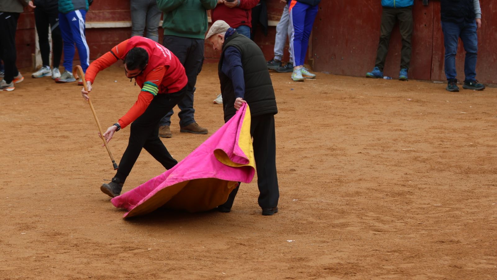 Mañana de capea de lunes en el Carnaval del Toro 2026