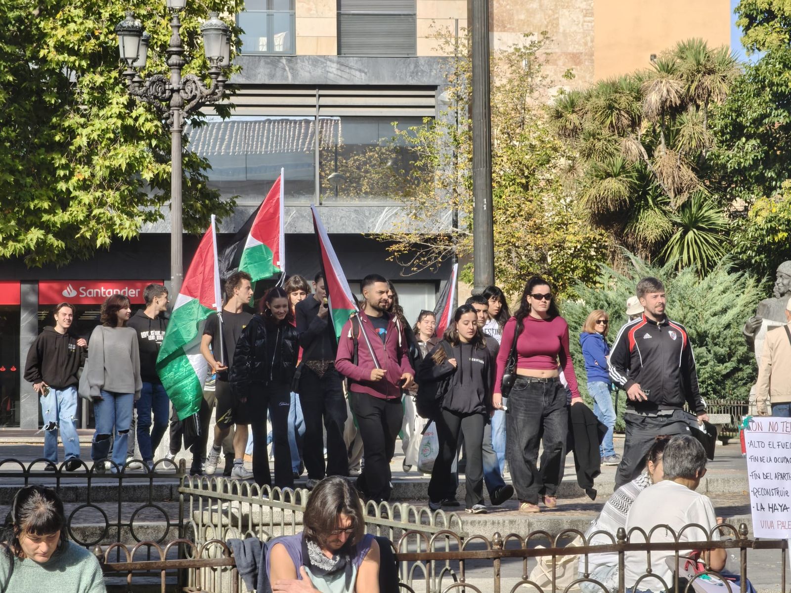 Los estudiantes de Salamanca recorren Salamanca alzando la voz por Palestina