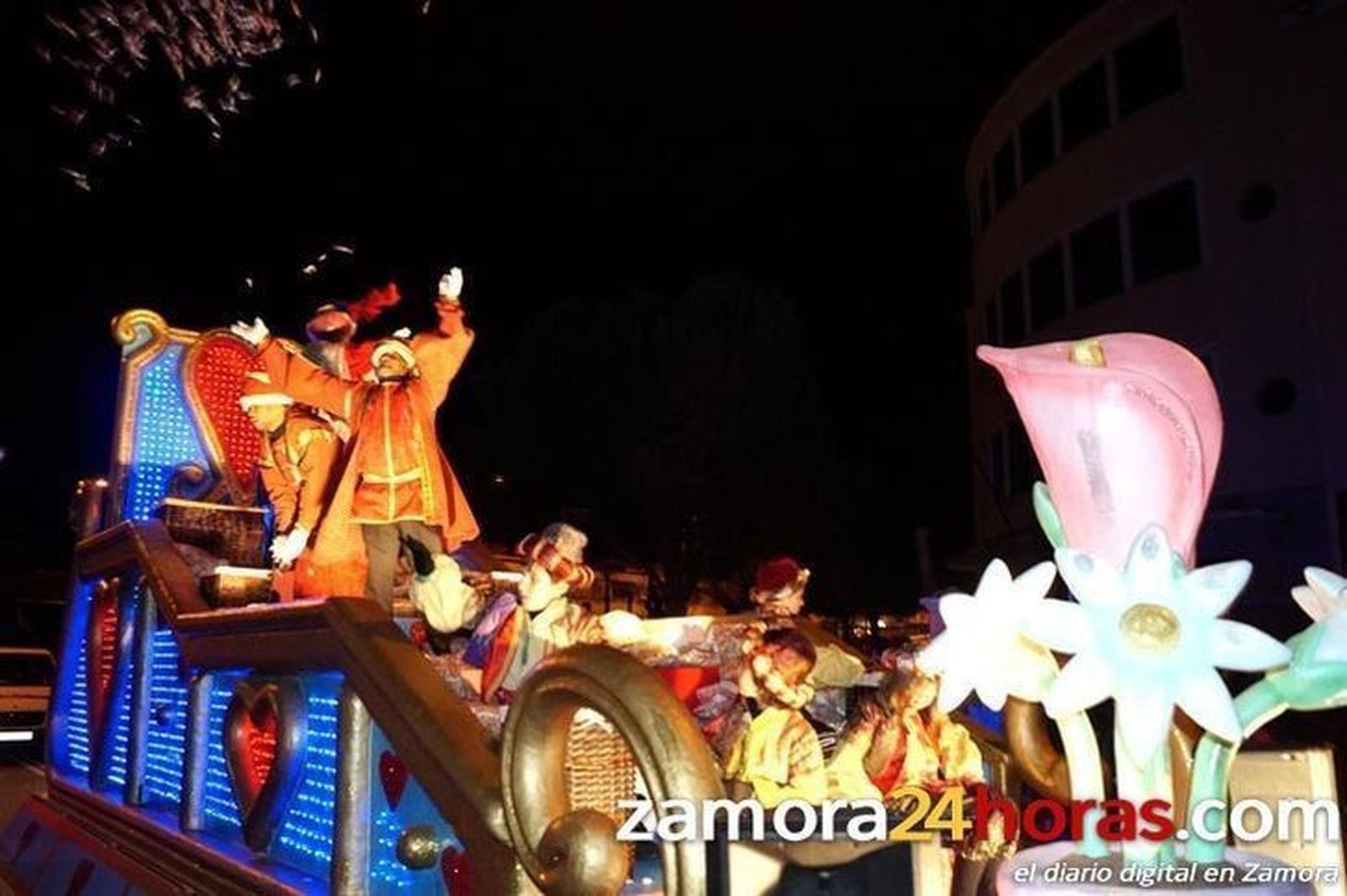 Más de 800 personas acompañarán a los Reyes Magos y repartirán 3.000 kilos de caramelos en la cabalgata