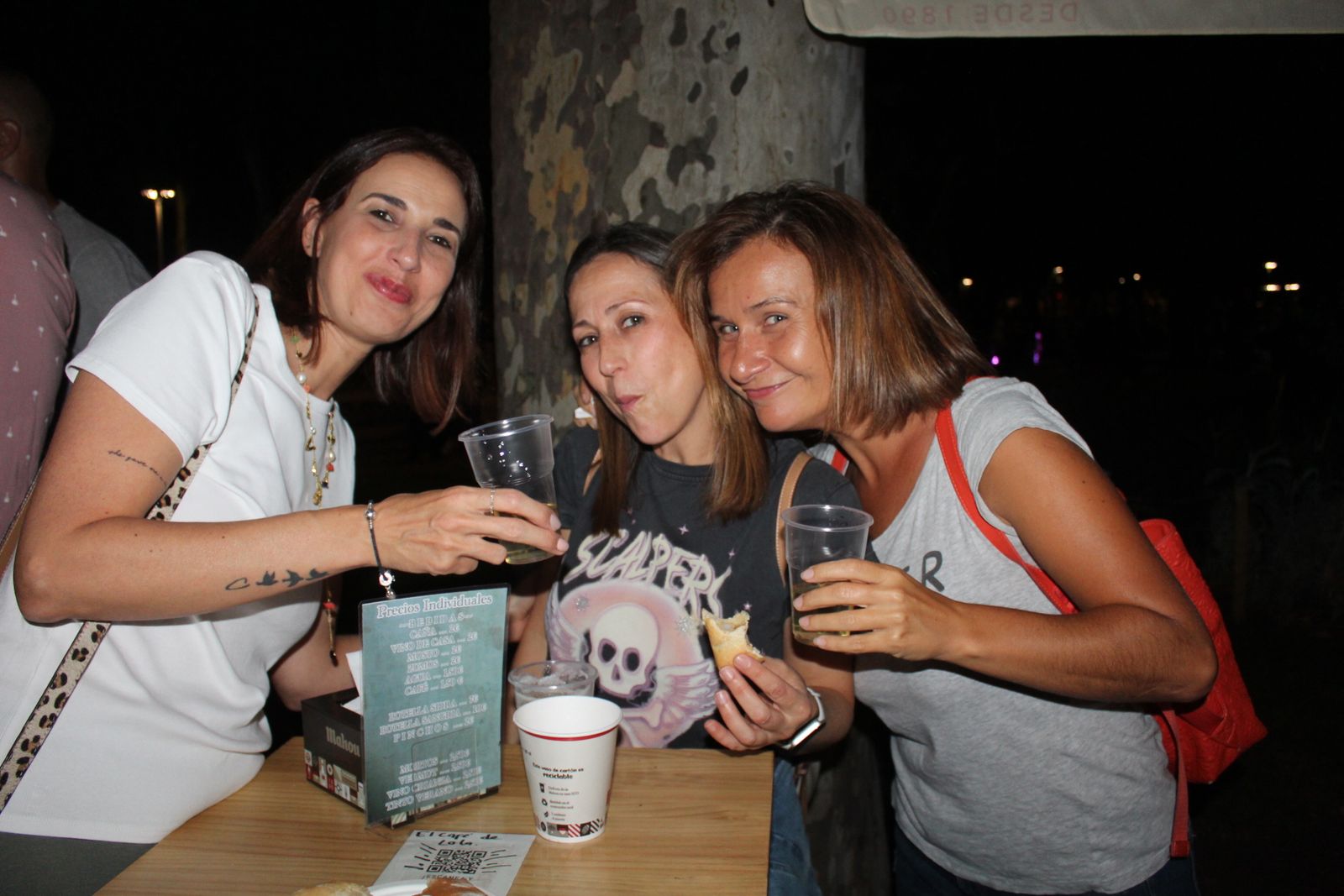 Ambiente en la Feria de Día en la tarde de este viernes