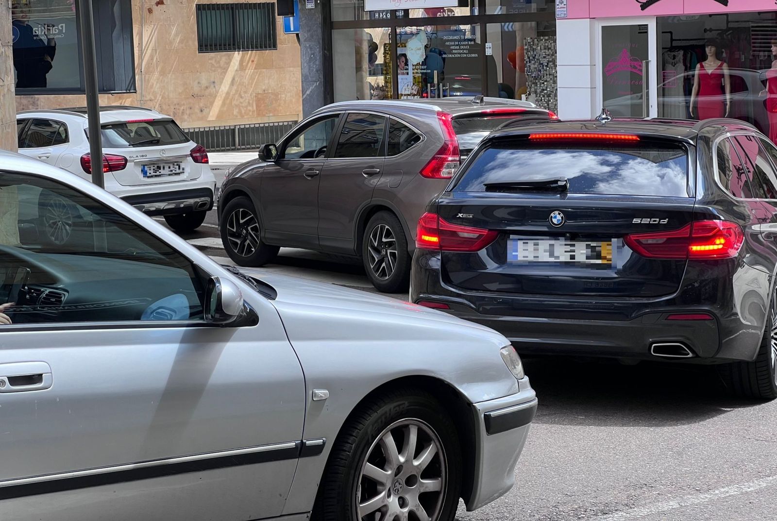 Largas colas en los aparcamientos de Salamanca capital por el puente del 1 de mayo. Fotos S24H (2)