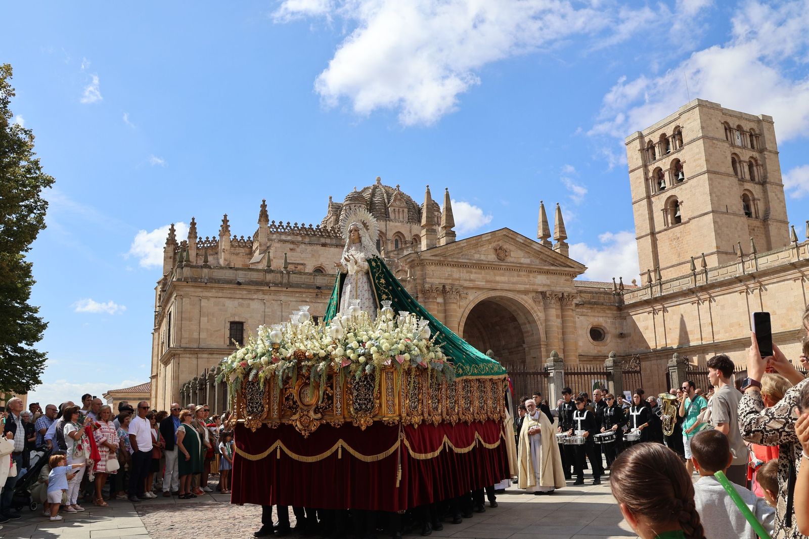 Procesión extraordinaria de la Virgen de La Esperanza