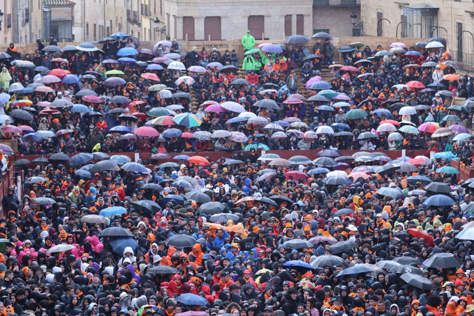Gran ambiente en el inicio del Carnaval del Toro 2026: el Campanazo en imágenes