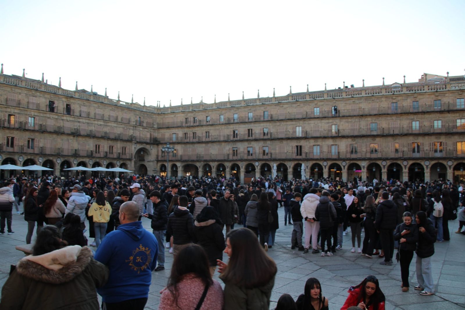 Lleno en la Plaza Mayor de Salamanca por los ‘therian’