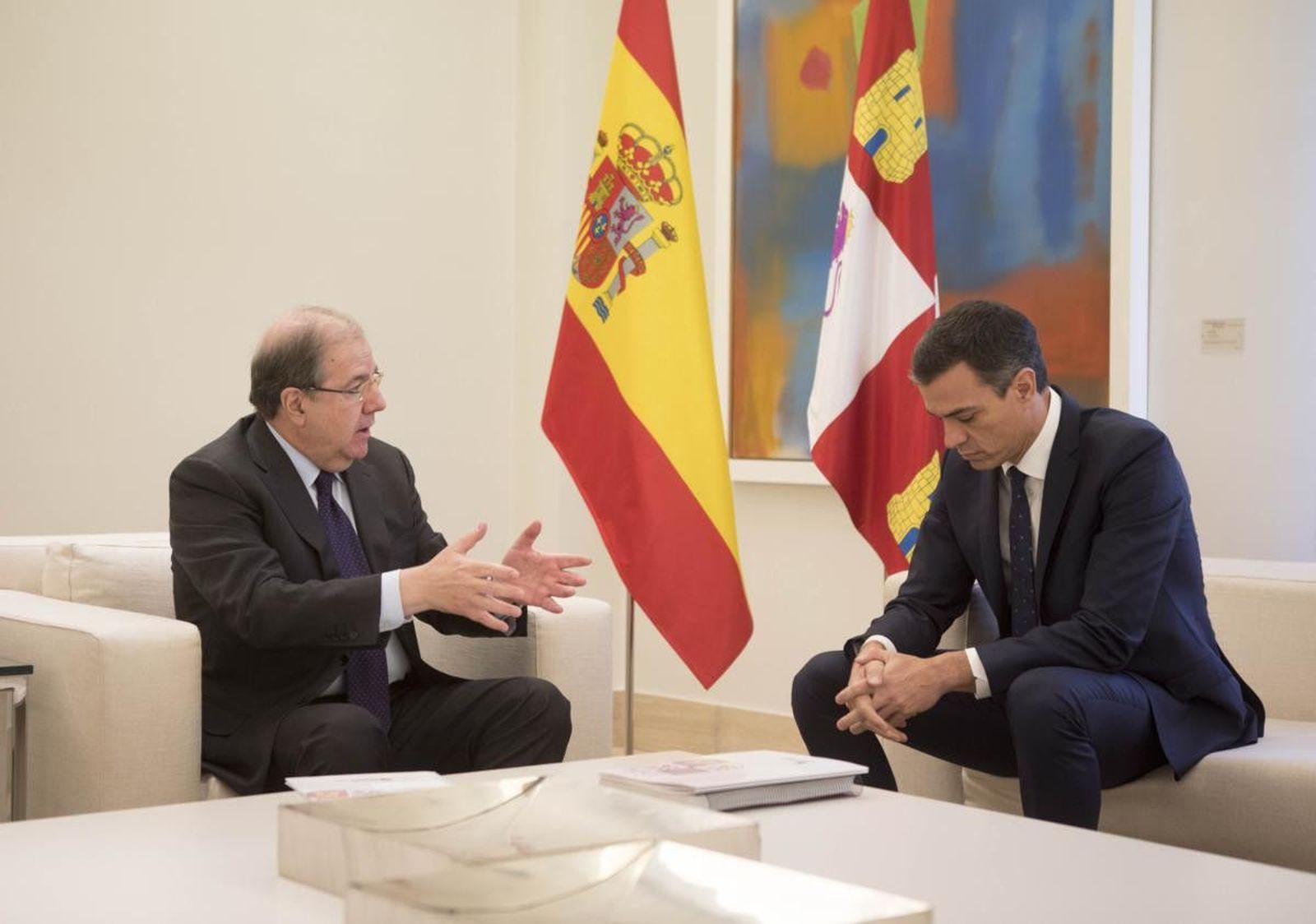 20181127+VISITA+HERRERA+MONCLOA+05 1200x843