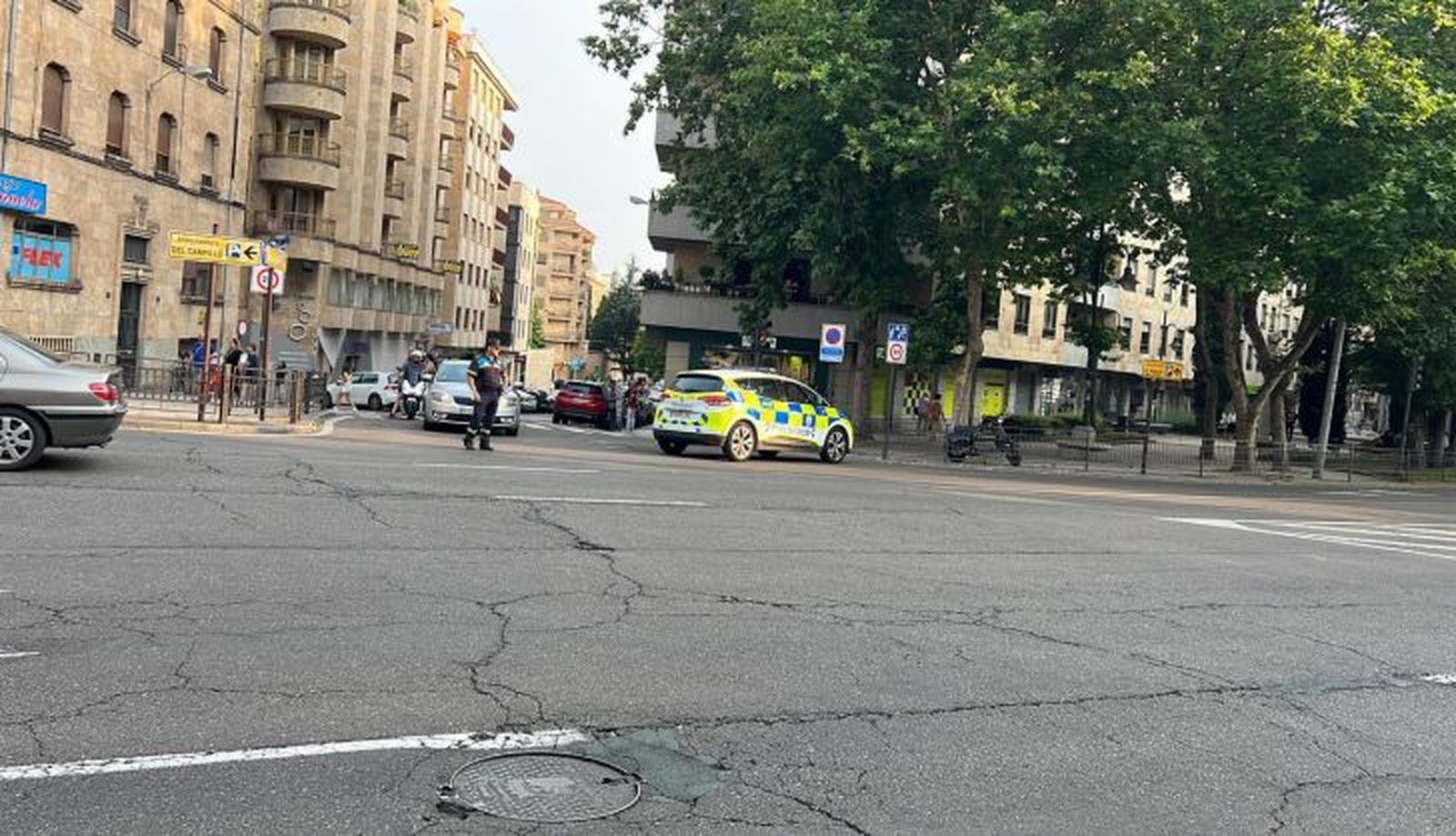 Herida una mujer tras ser atropellada en la calle Condes de Crespo Rascón (1)