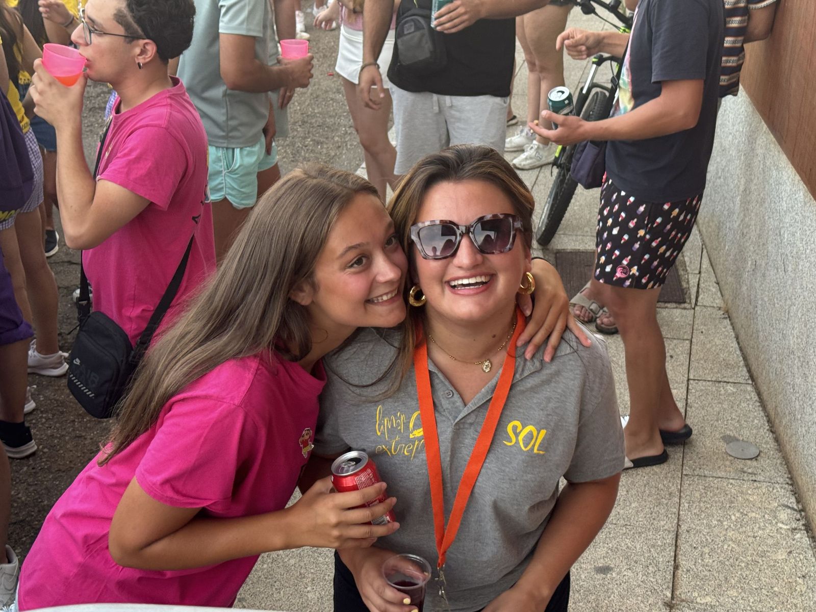 Doñinos de Salamanca. Pregón a cargo de la Asociación Noonan con Celia Vega Cepriá. Acto amenizado con sangría y la charanga El bombazo.