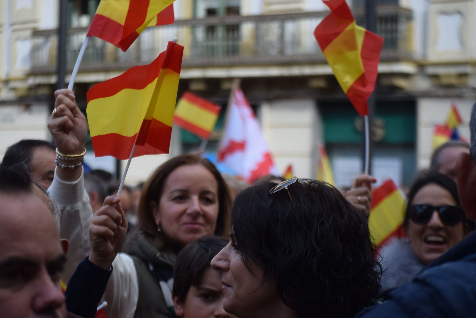 concentracion-del-pp-contra-la-amnistia-31