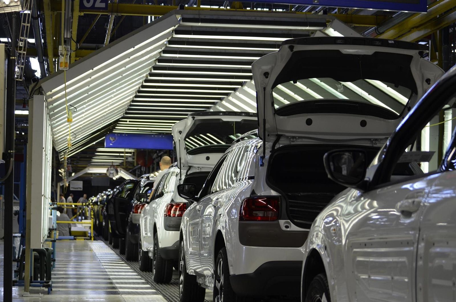 Coche automóvil empresa trabajadores EP Coche automóvil empresa trabajadores EP