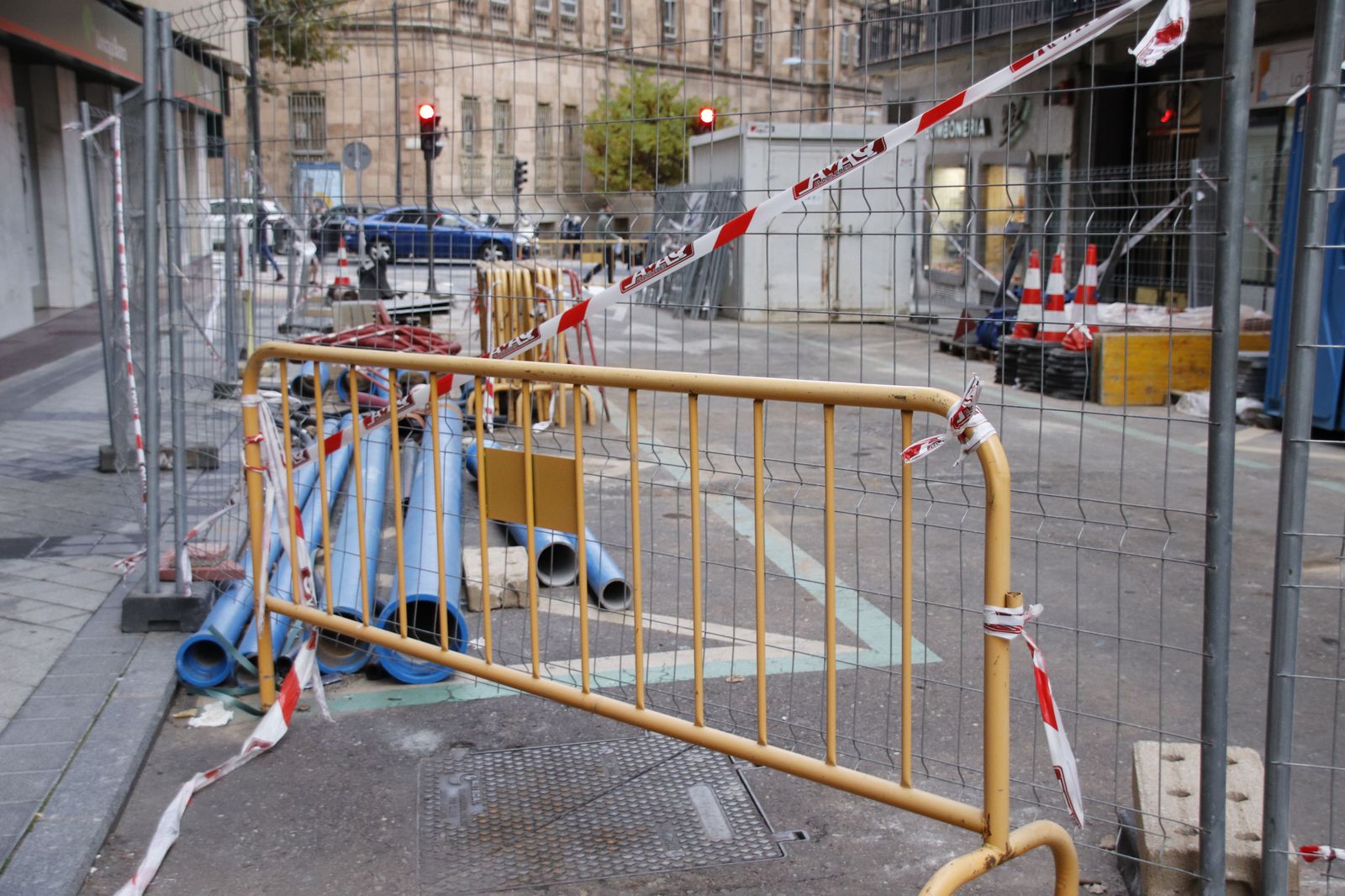 Una calle cortada por obras