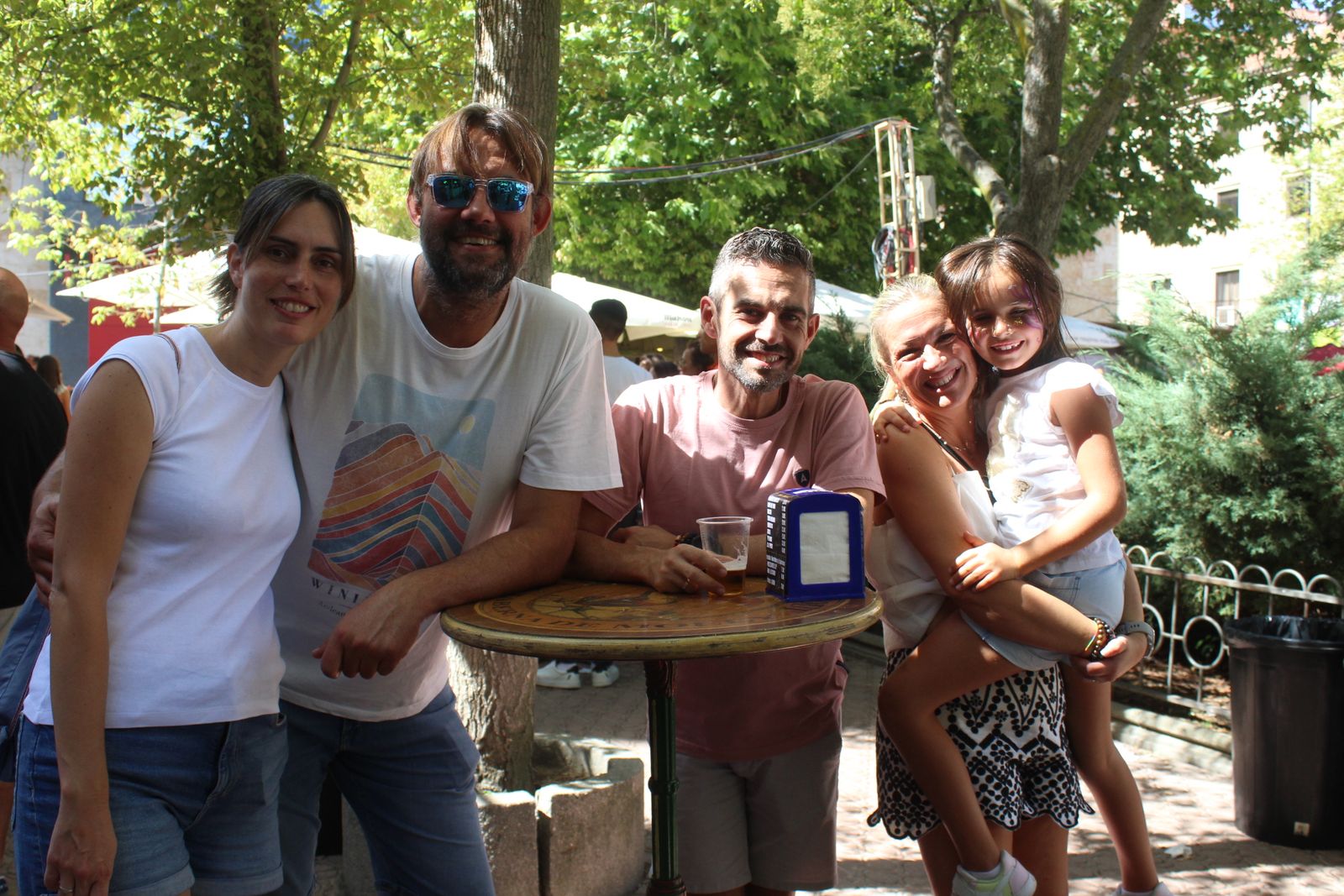 Ambiente en la Feria de Día en el mediodía de este sábado