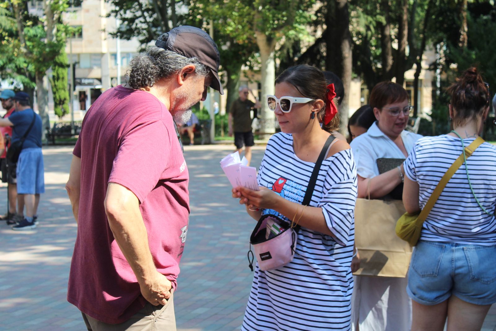 El concejal de Participación Social, Roberto Martín, asiste a la celebración de una nueva edición de la campaña ‘Mójate por la Esclerosis Múltiple’ de ASDEM.