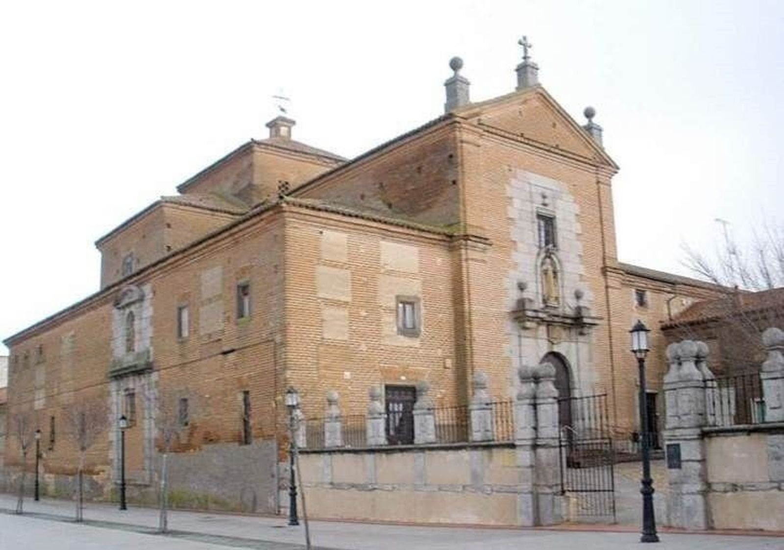 La Diputación destina 25.000 euros para la nueva iluminación del convento de las Carmelitas