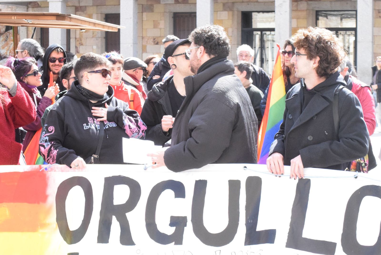 GALERÍA | La concentración en apoyo a Miss Trans Zamora tras su agresión, en imágenes