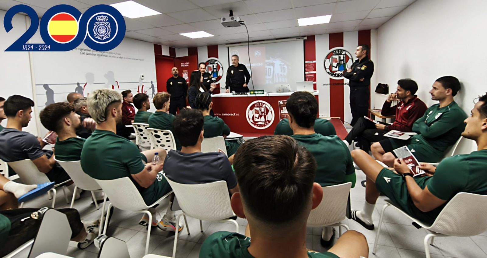 La Policía Nacional forma al Zamora CF en la lucha contra los amaños y la corrupción deportiva: “Haz lo correcto: reconoce, rechaza y denuncia”