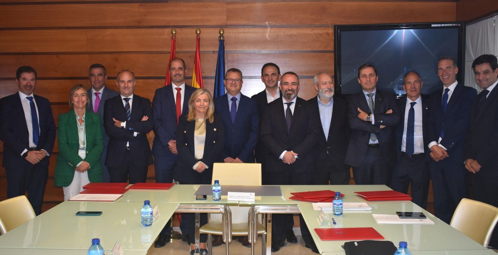 Convenio de la Junta con entidades bancarias para paliar los efectos de la sequía.