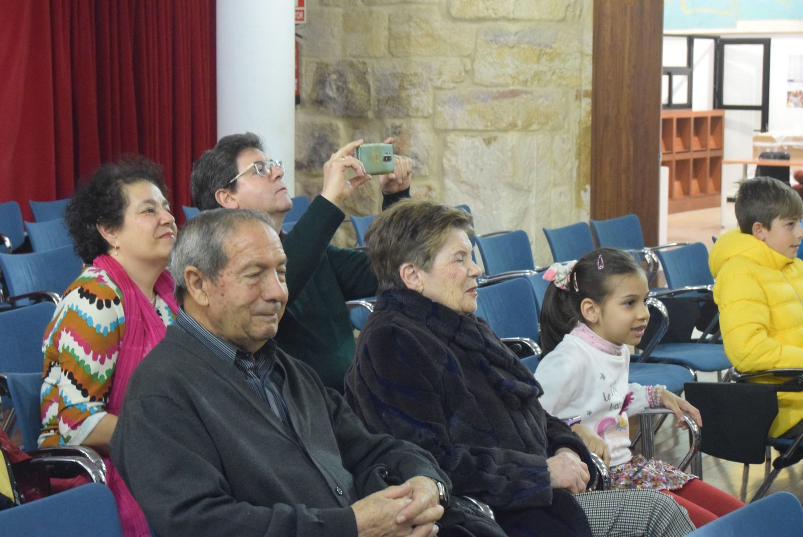 entrega-de-premios-del-concurso-de-dibujo-de-luz-penitente-7
