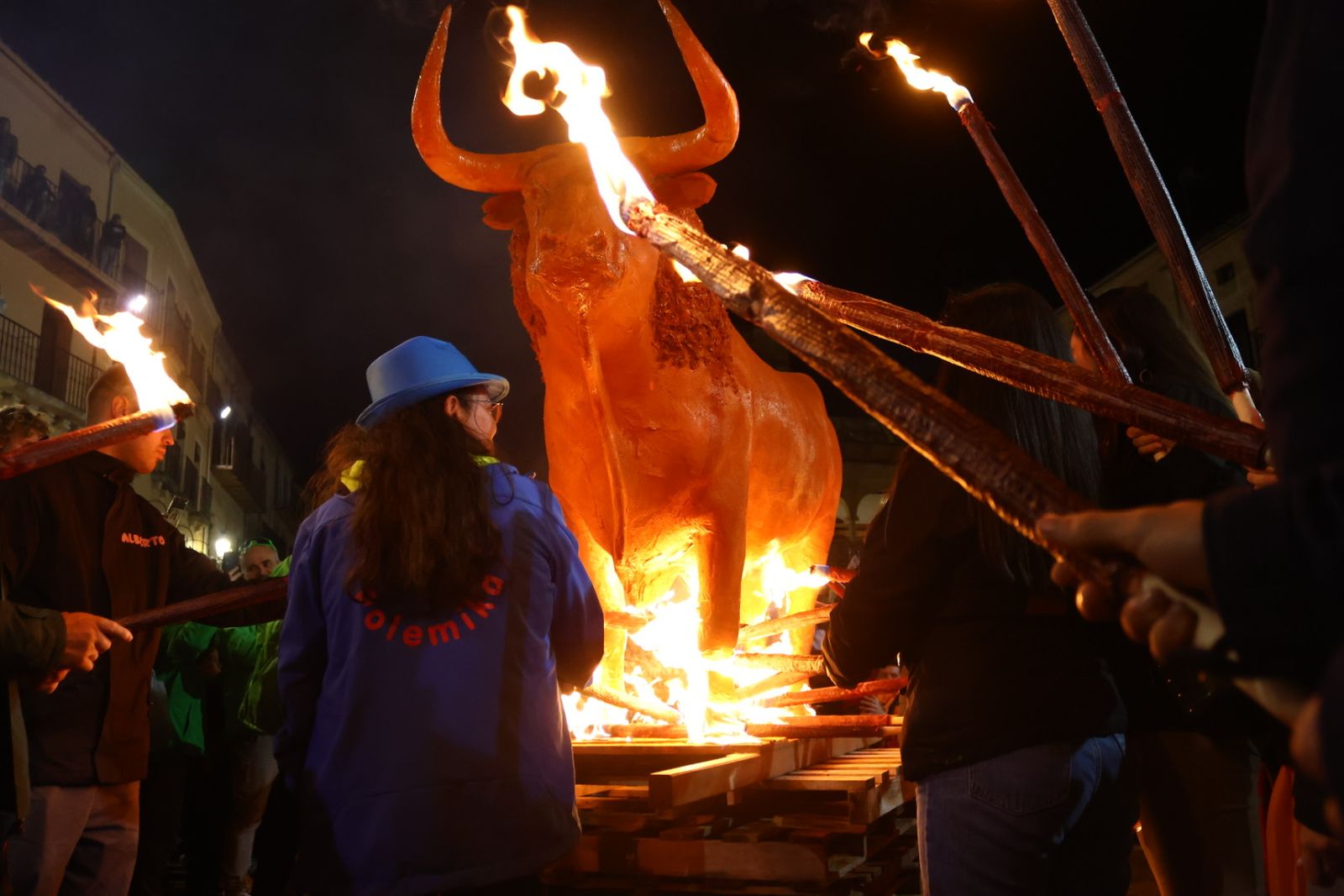 Pasacalles de cenizos en el Carnaval del Toro de Ciudad Rodrigo 2026