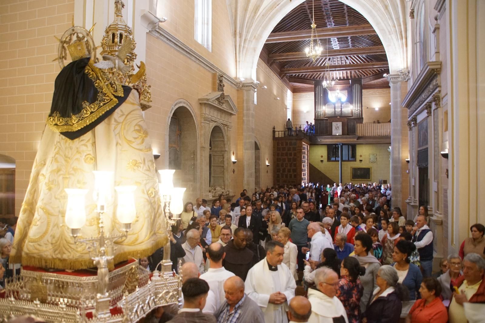 Salida procesión Santa Teresa en Alba de Tormes  (4).jpeg