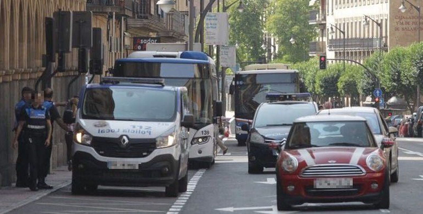Un herido con cortes en el cuello tras una agresión con un vaso en la Gran Vía