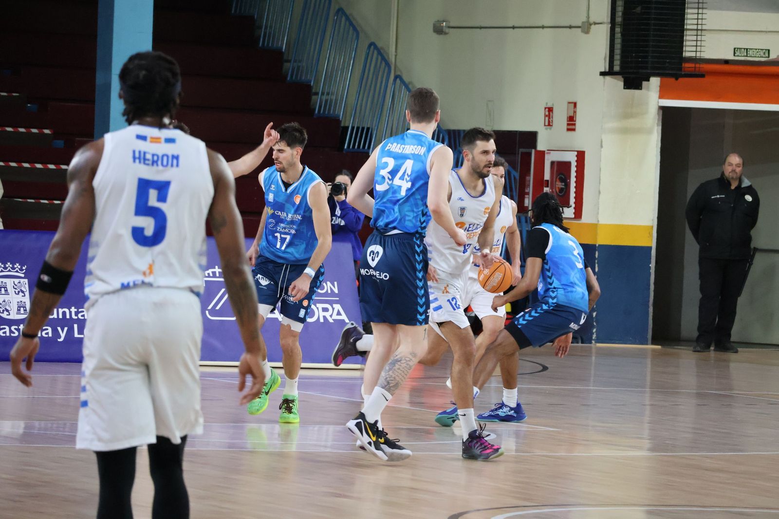 GALERÍA | El CB Zamora recibe al Melilla Baloncesto en busca de la victoria en su primer partido del año