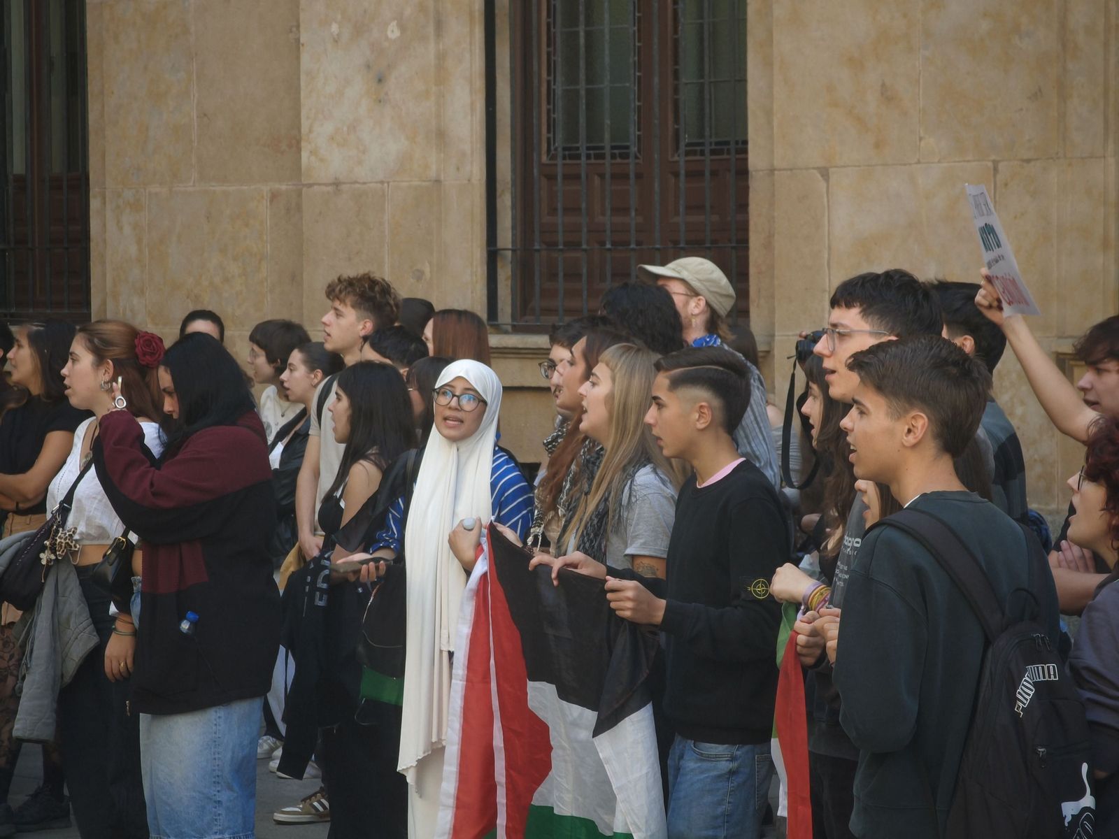 Los estudiantes de Salamanca recorren Salamanca alzando la voz por Palestina