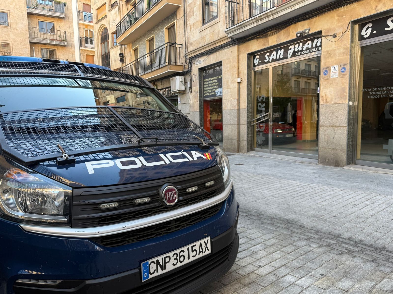 Intervención policial en la calle Perdones