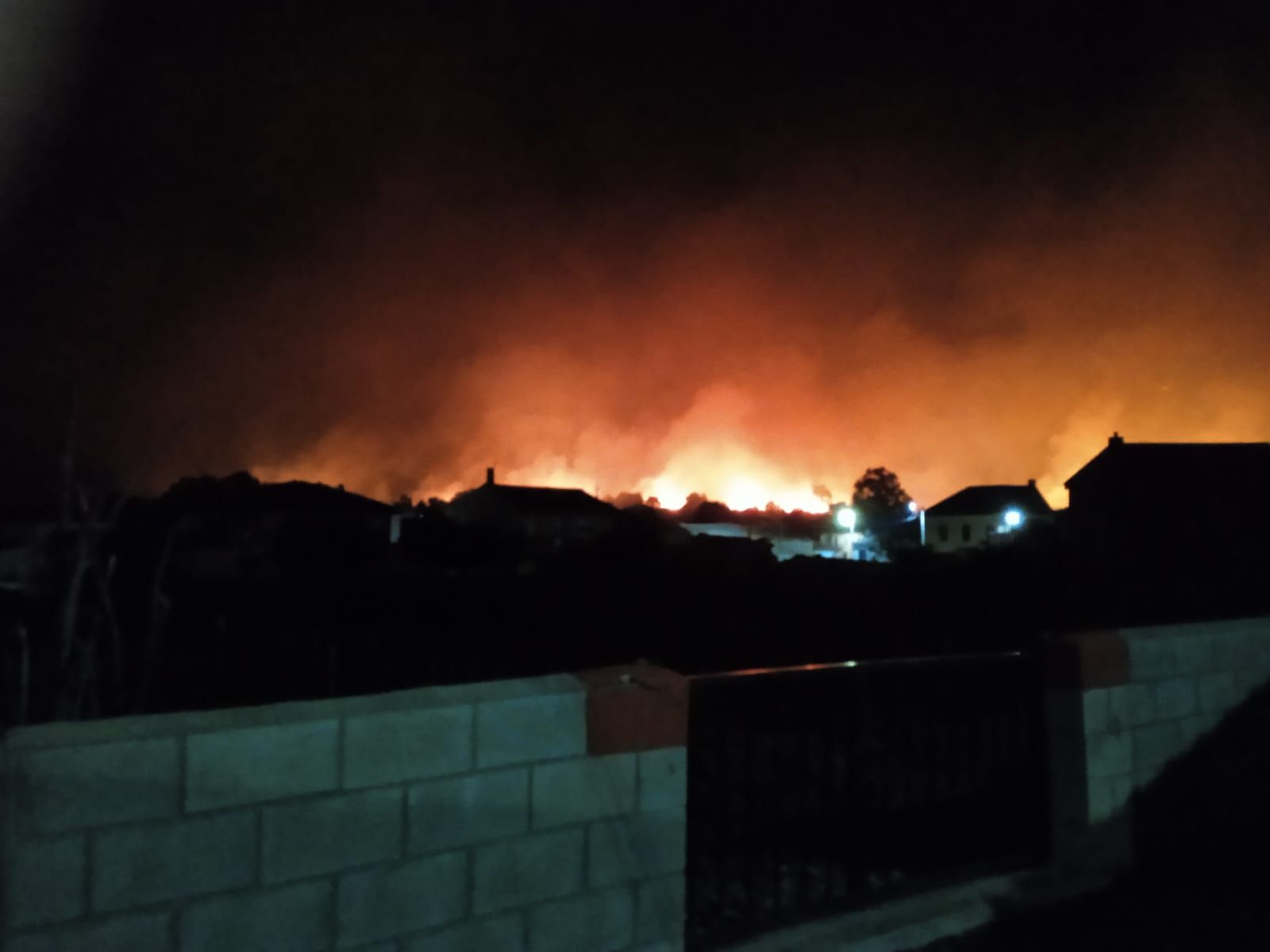 imagen-del-incendio-esta-noche-cof-zamora