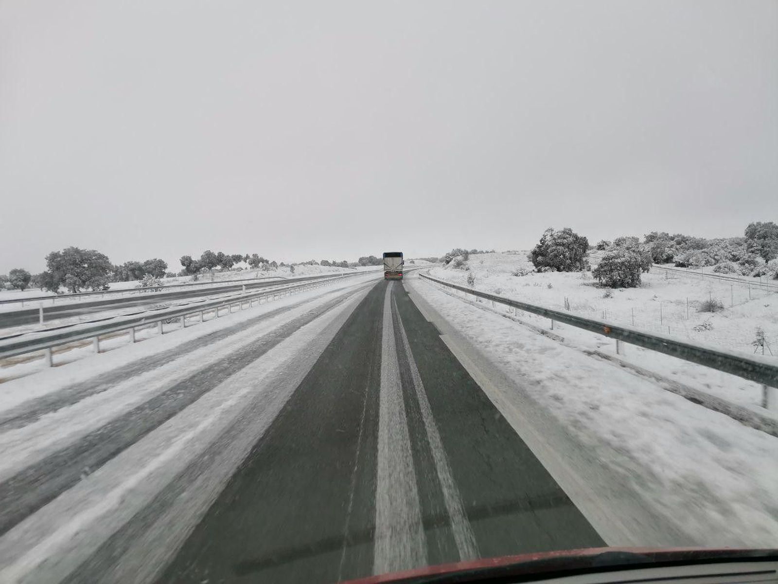 Nieve en la carretera