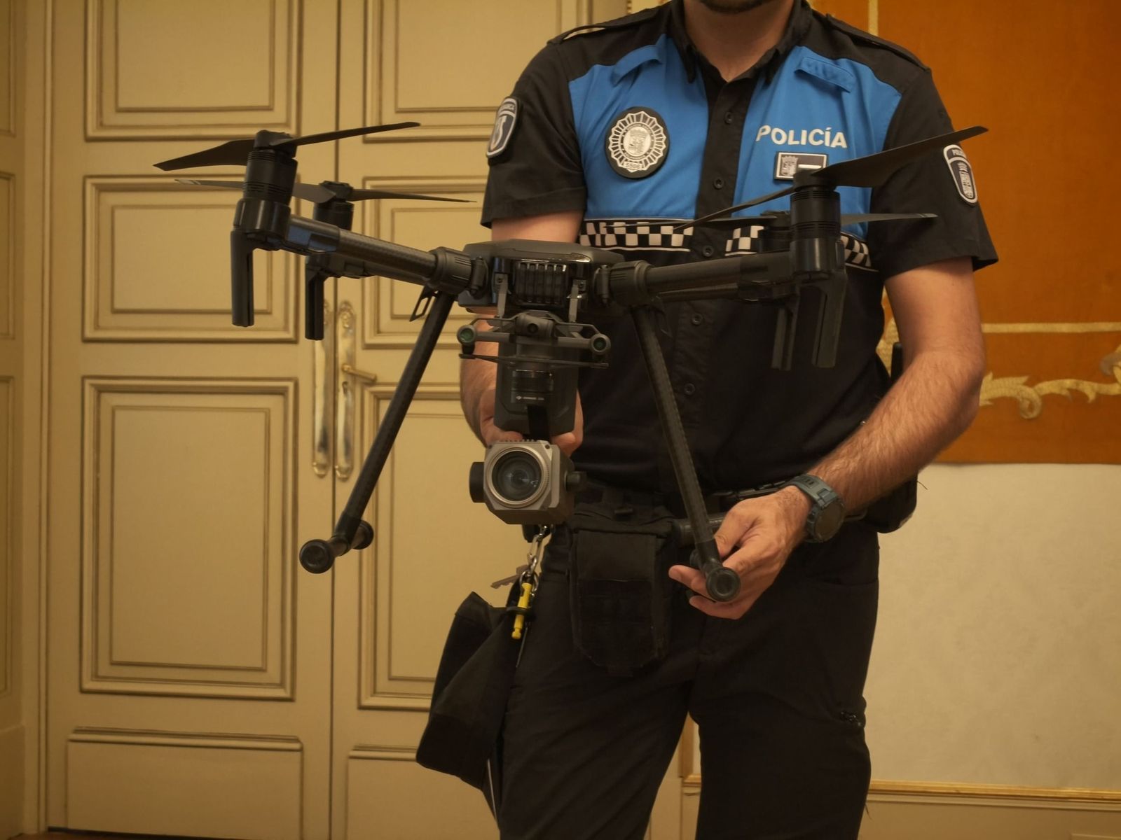 Un dron controlará los vertidos ilegales de escombros en Salamanca Un dron controlará los vertidos ilegales de escombros en Salamanca