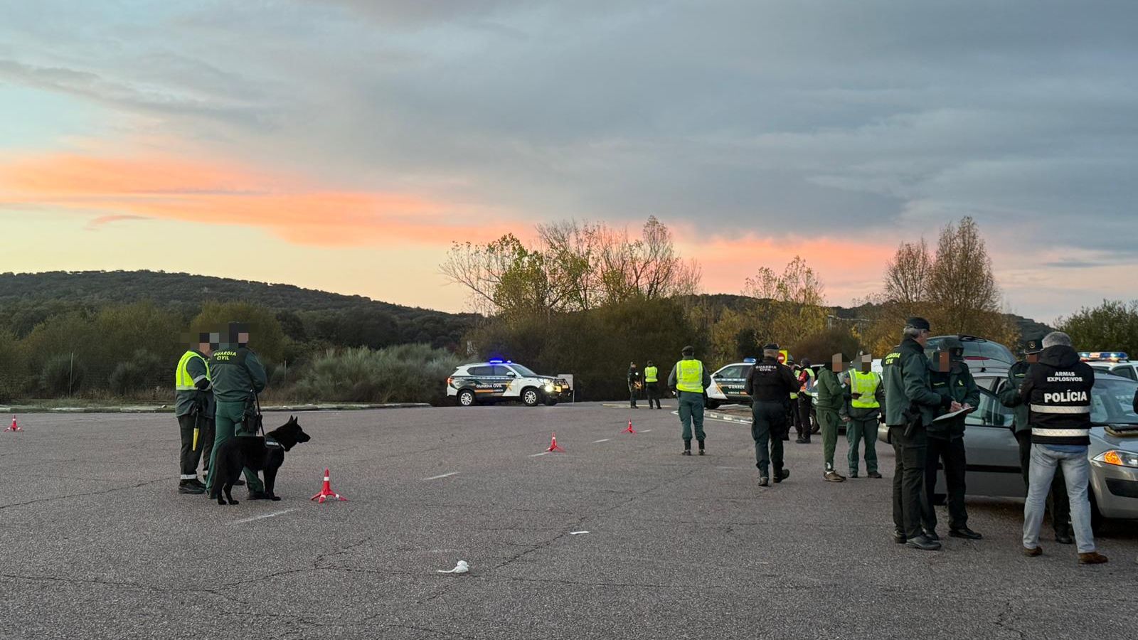 Así trabaja el operativo coordinado de Guardia Civil y PSP que fiscaliza el paso de armas de fuego