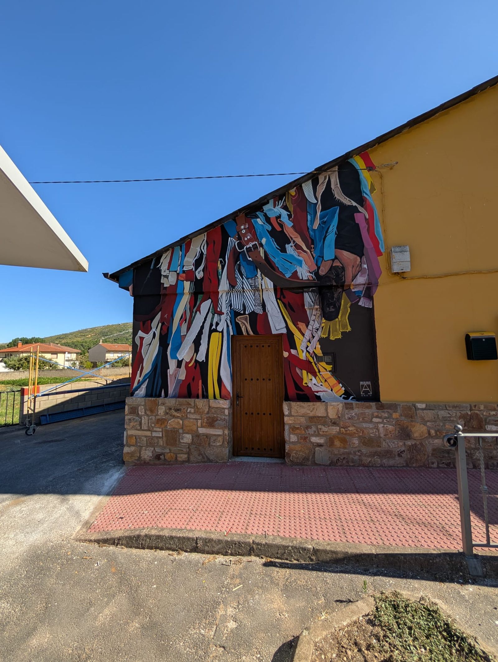 Mural en el Museo de la Filandorra de Ferreras de Arriba