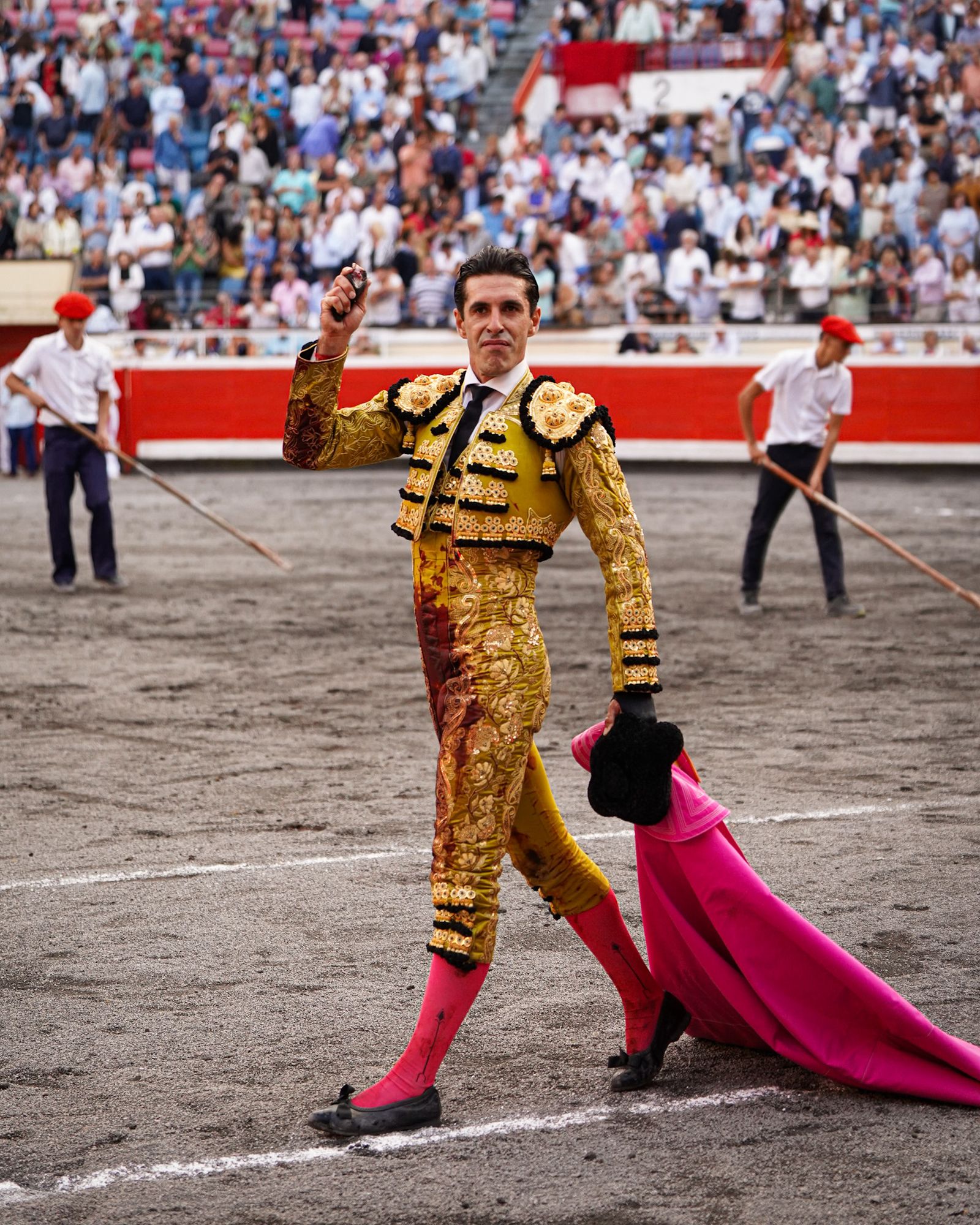 Alejandro Talavante dando una vuelta al ruedo