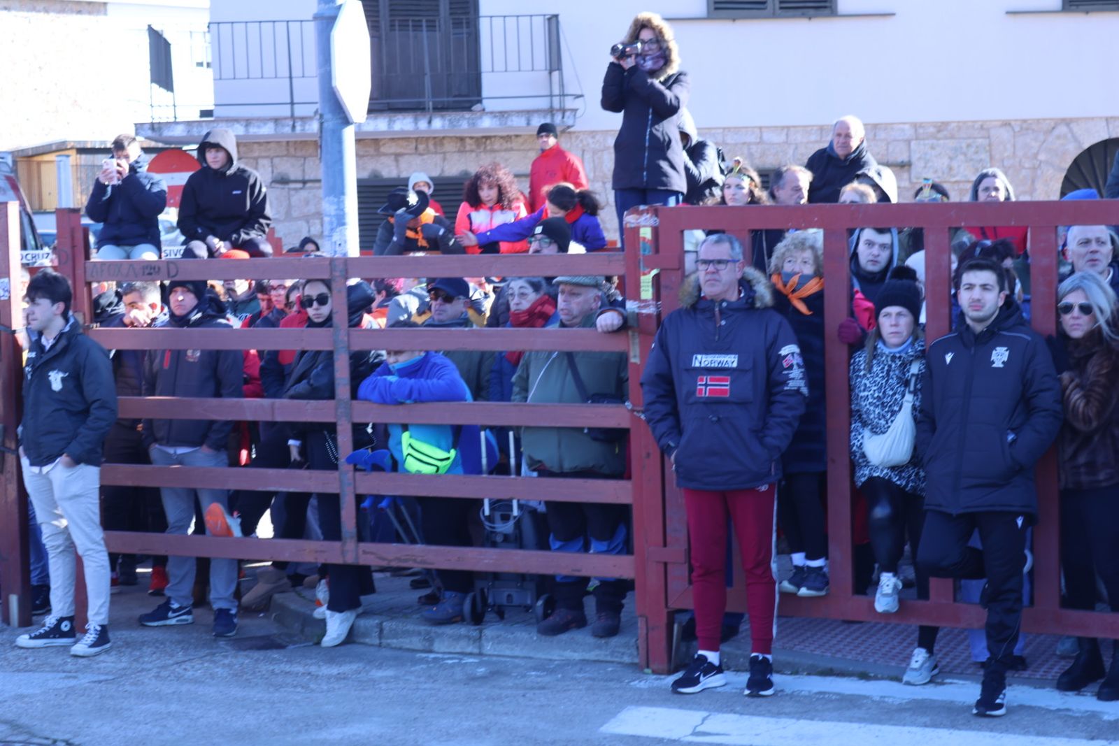 Minuto de silencio por el varón fallecido en la capea nocturna del viernes por la noche en Ciudad Rodrigo