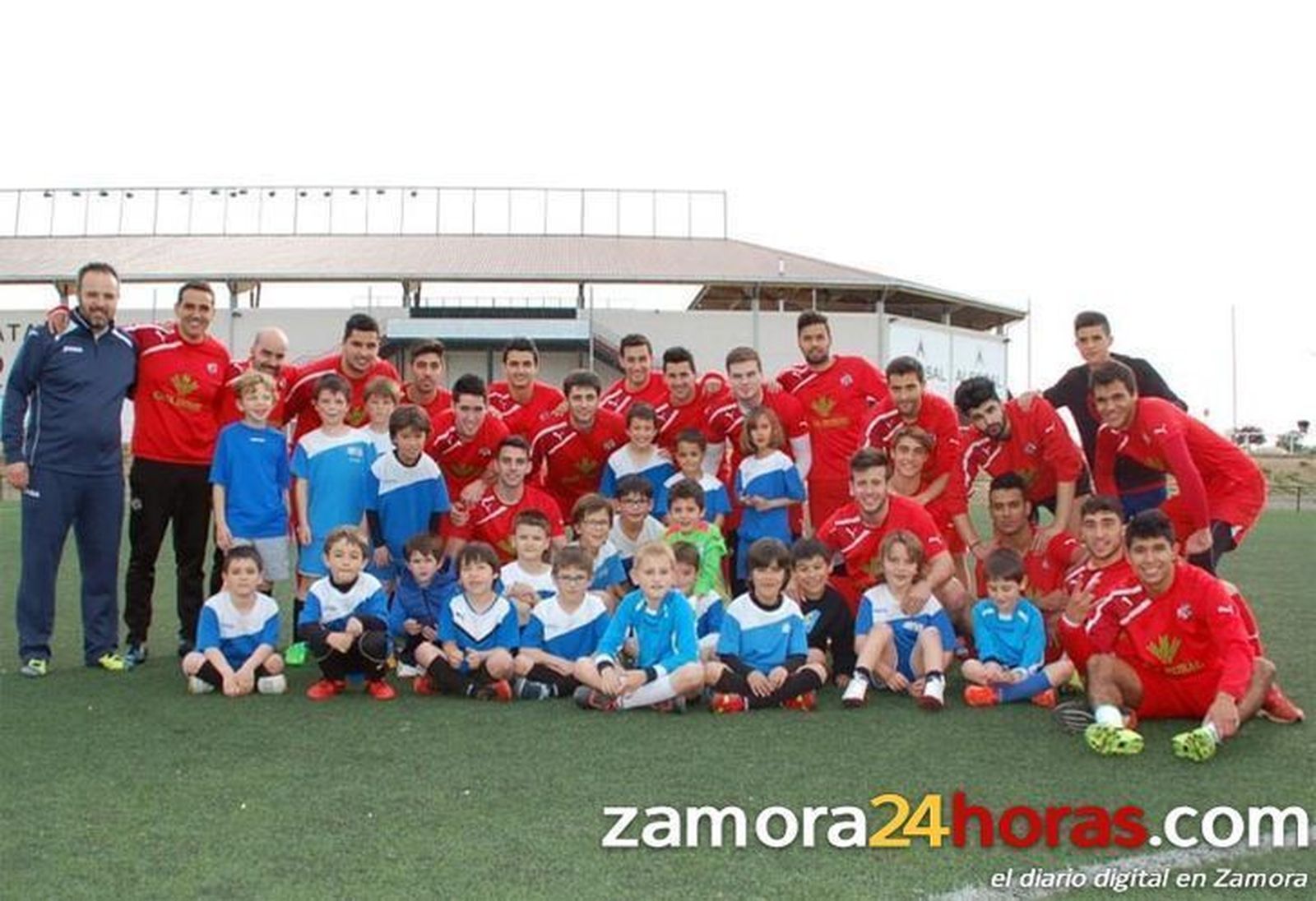 Los prebenjamines del Amor de Dios comparten entrenamiento con el filial del Zamora