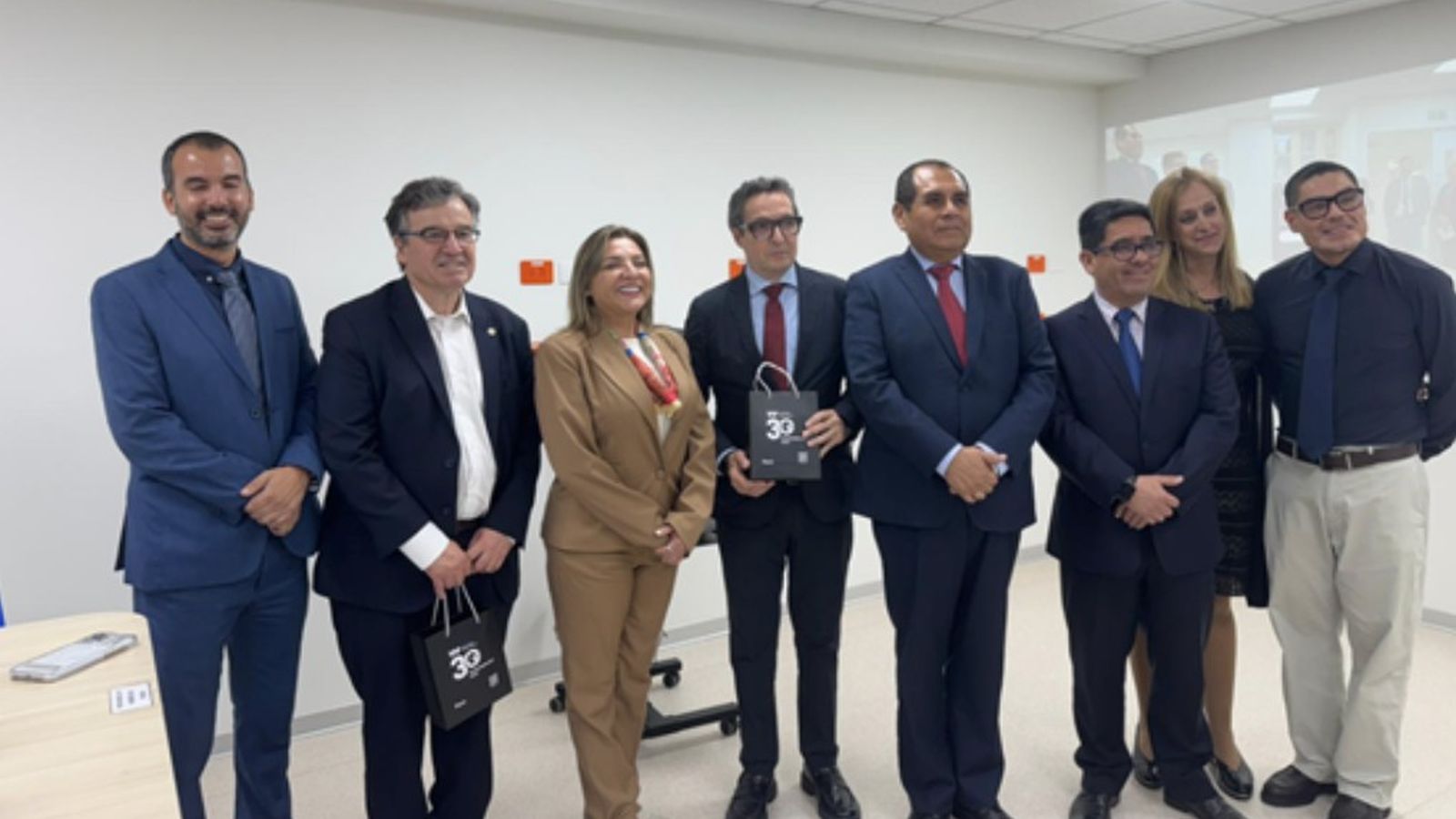 El rector de la Universidad, Juan Manuel Corchado durante su visita a Lima