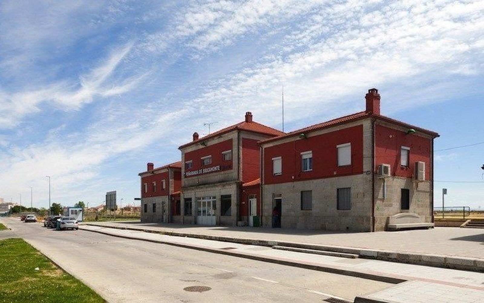 Adif pone a la venta mediante subasta pública ocho viviendas en Salamanca 