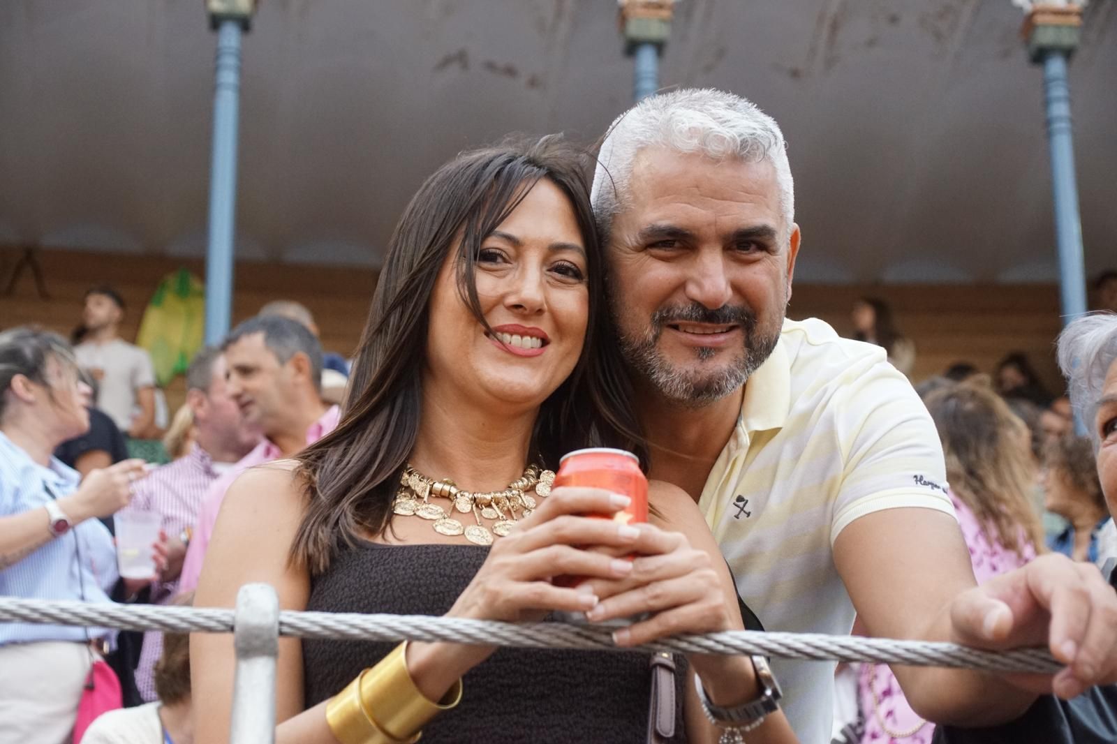 Expectación por ver los caballos de rejoneo en La Glorieta: imágenes del ambiente en los tendidos y en el patio de cuadrillas