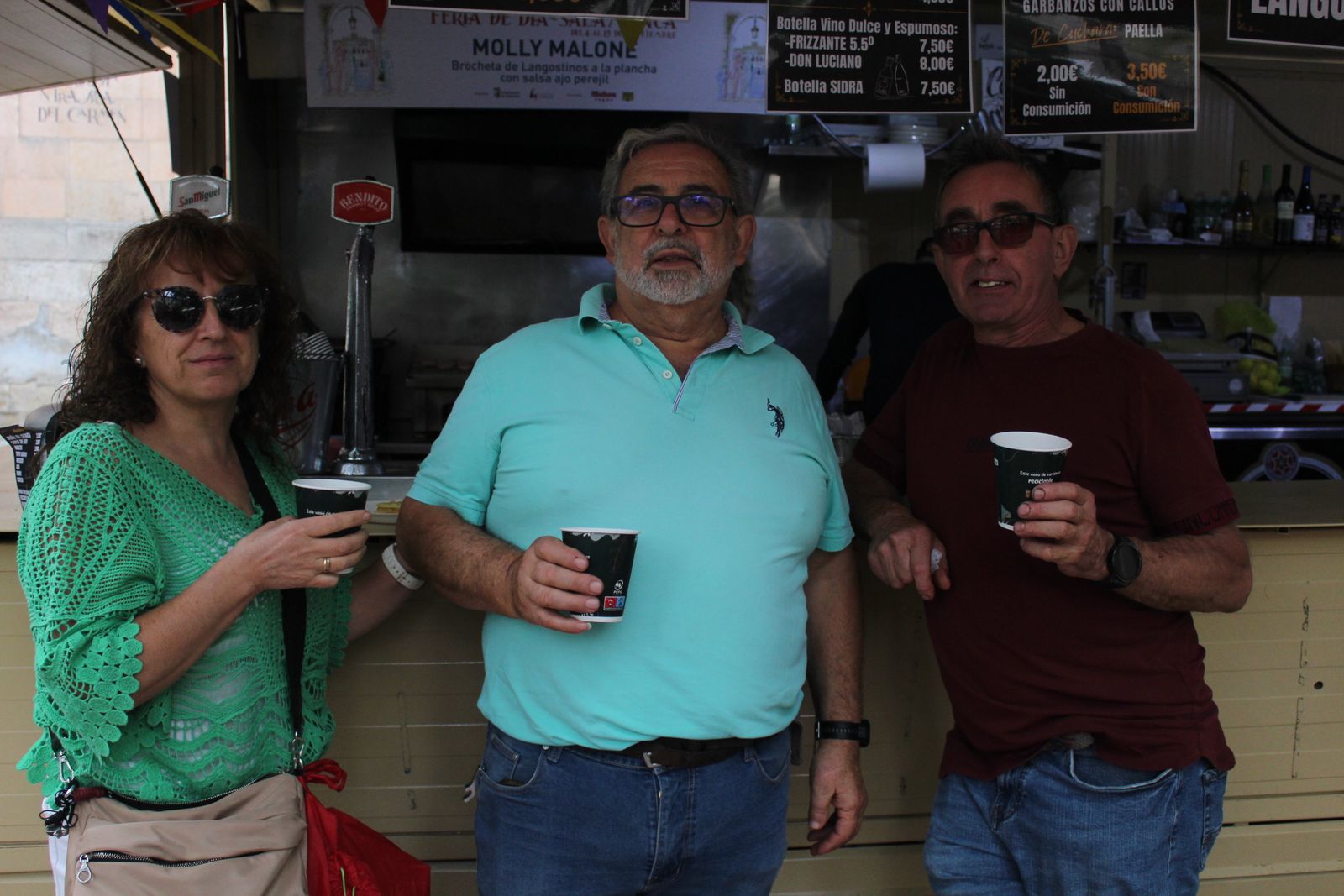 Ambiente en la Feria de Día en el mediodía de este miercoles