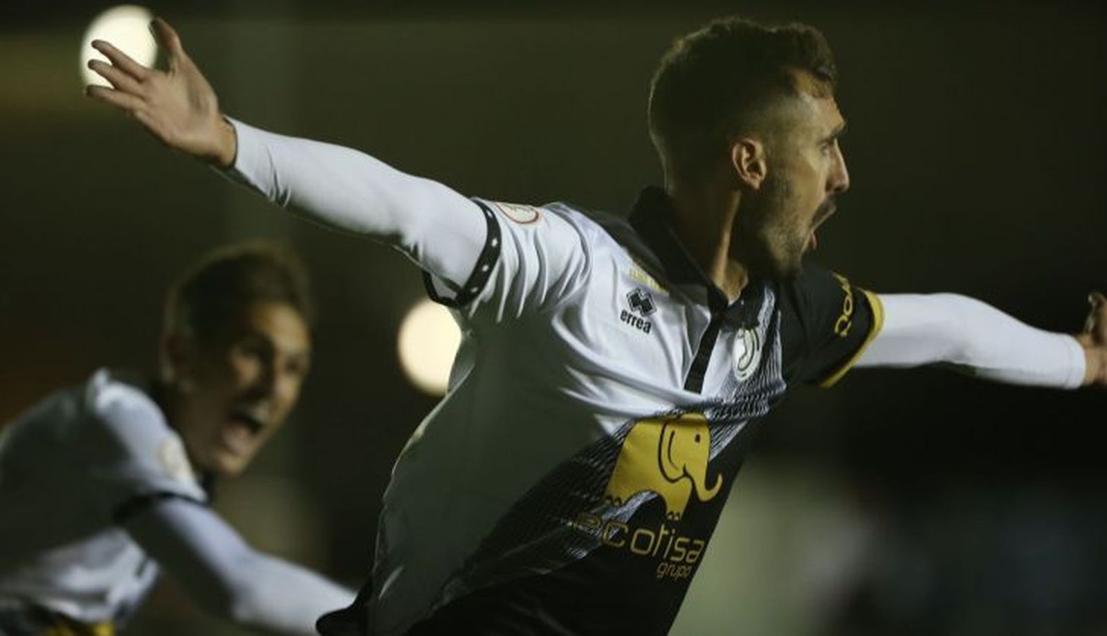 Jesús de Miguel celebra su gol ante el Celta B / FOTO SALAMANCA24HORAS.COM