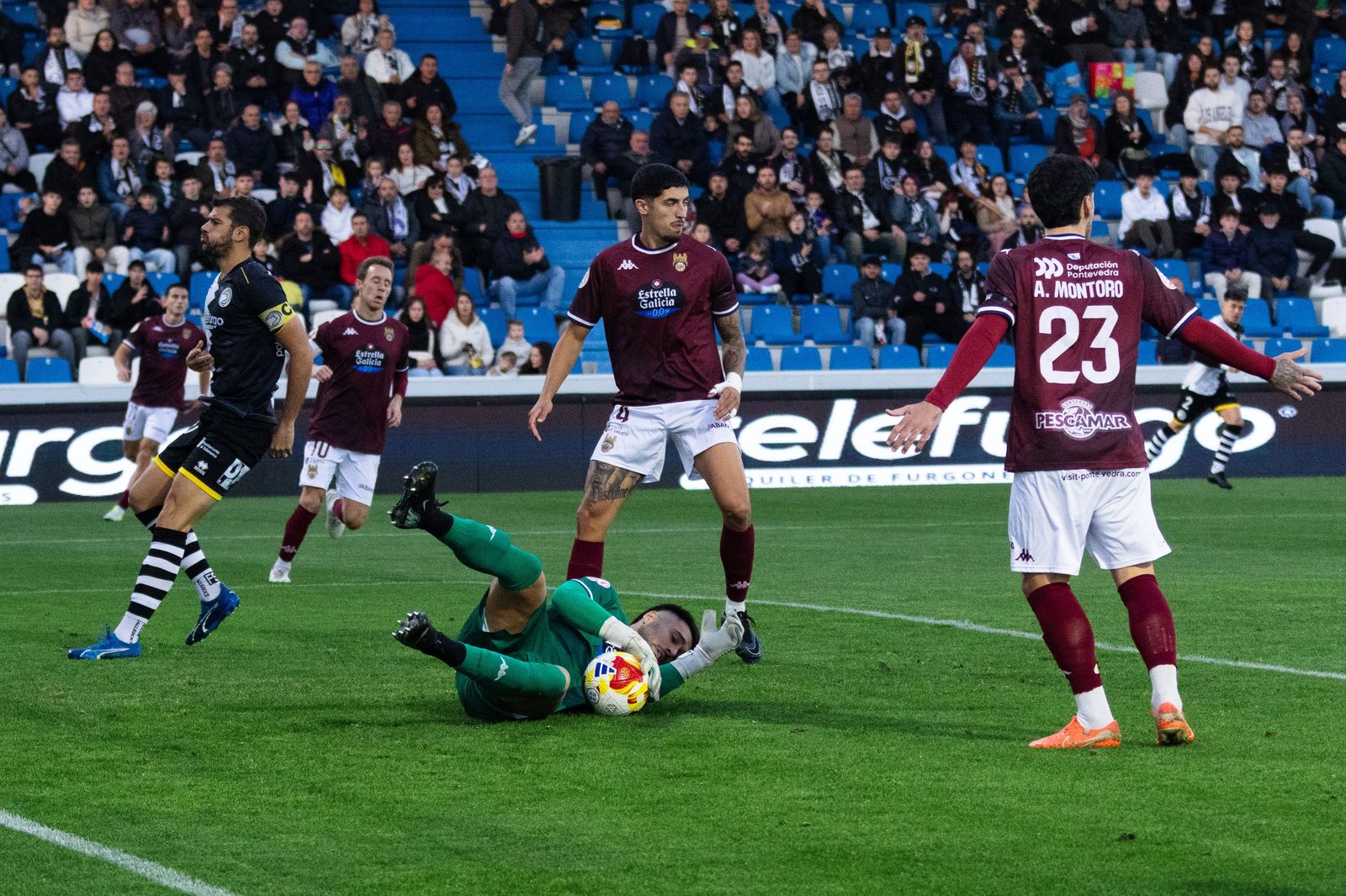Partido entre Unionistas y Pontevedra en el Reina Sofía