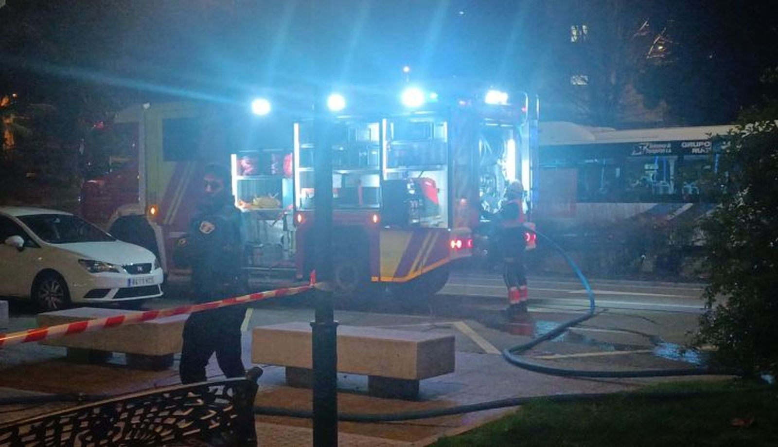 Incendio de un patinete en una tienda en el paseo de Carmelitas | FOTO SALAMANCA24HORAS.COM Incendio de un patinete en una tienda en el paseo de Carmelitas | FOTO SALAMANCA24HORAS.COM
