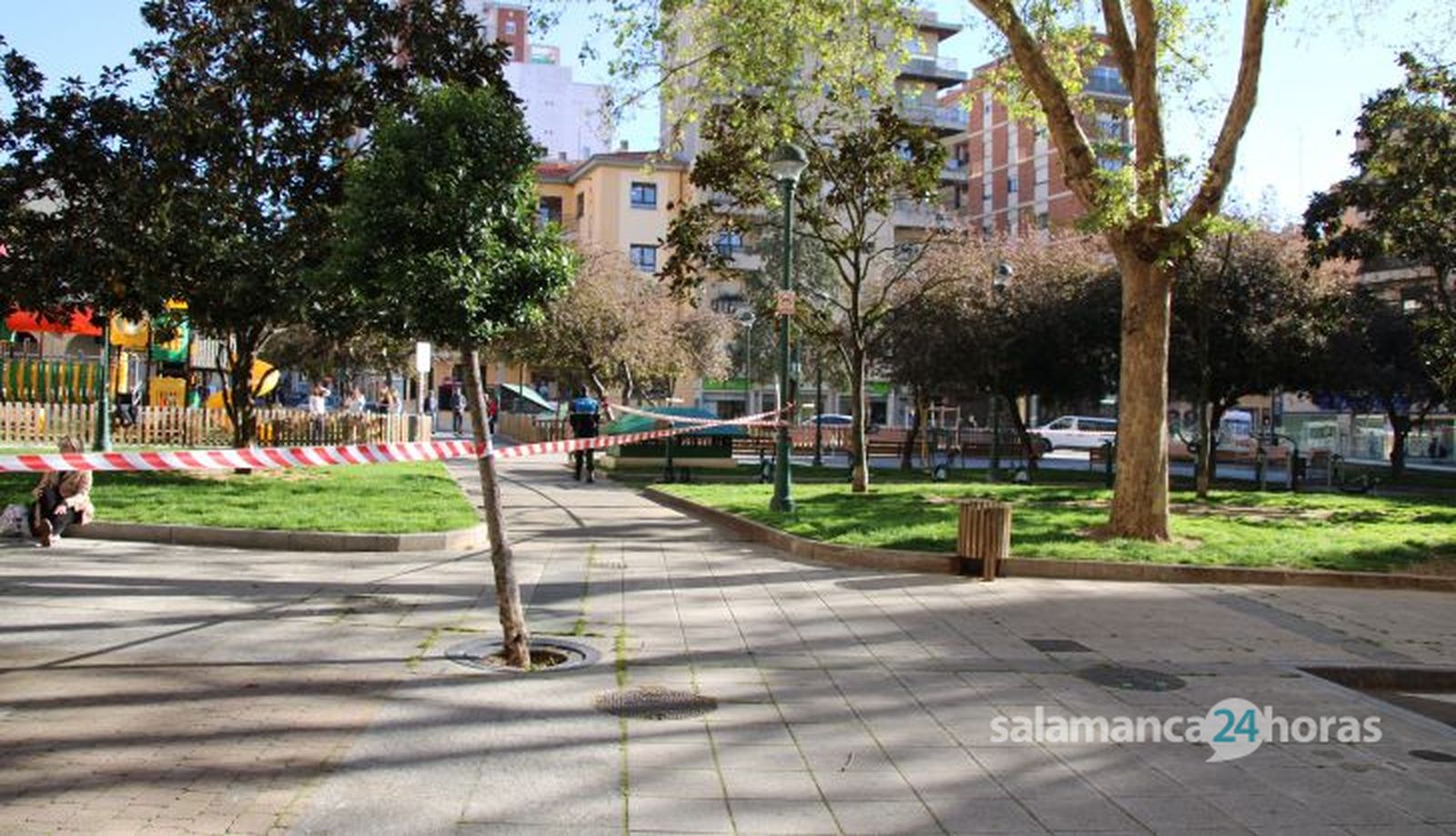 Cortan la plaza Julián Sánchez El Charro al doblarse las patas de un andamio de grandes dimensiones (9)