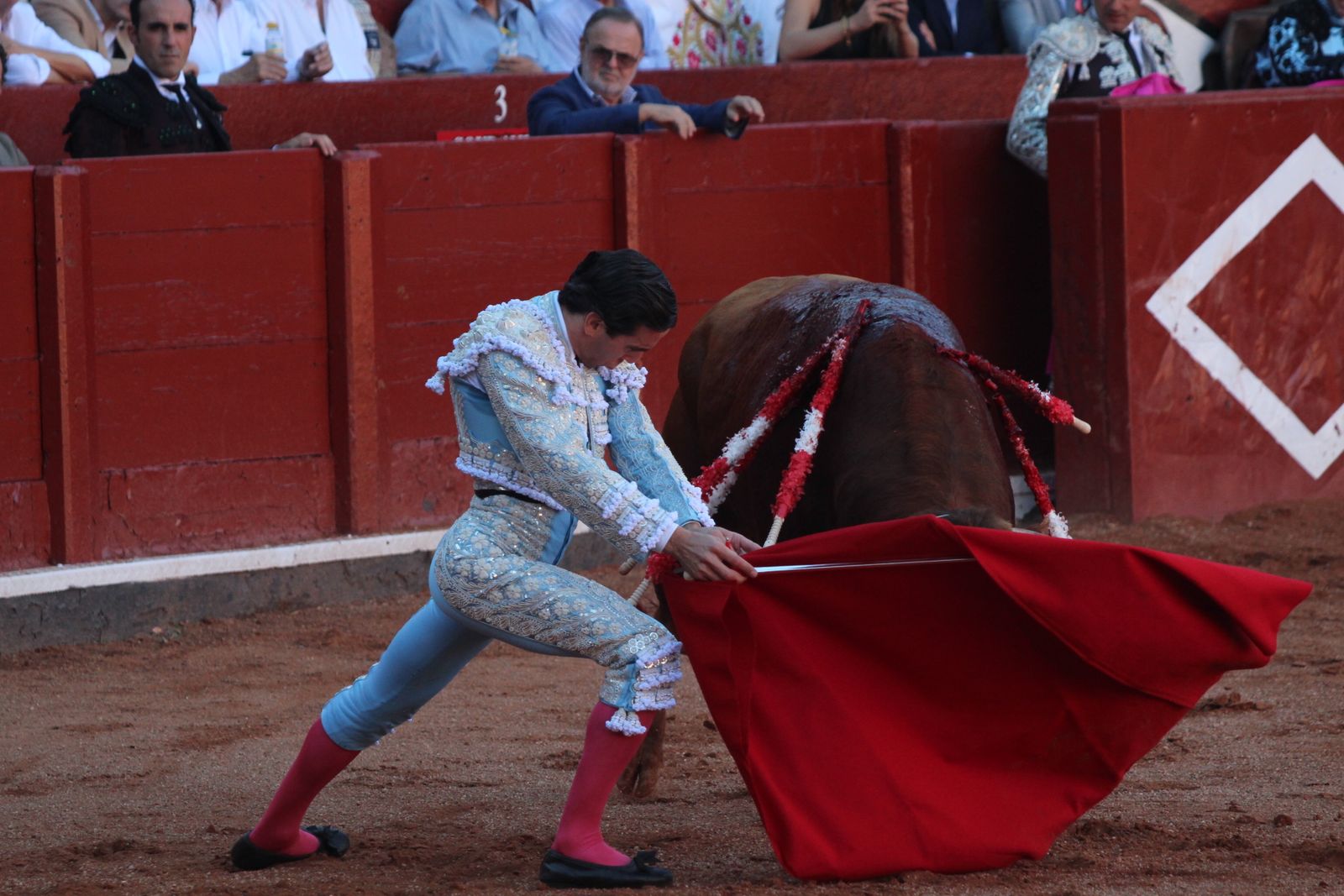 Emilio de Justo, Juan Ortega y Roca Rey inauguran el cartel de figuras en la feria de Salamanca: la corrida de Garcigrande en imágenes